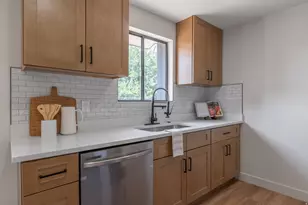 6657 S Kentucky Dr, West Jordan, UT 84084 - Photo 9
