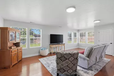 588 W 2125 N, West Bountiful, UT 84087 - Photo 5