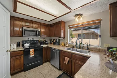1055 E 900 S, Saint George, UT 84790 - Photo 9