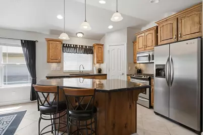 42 E Hillsborough N, Pleasant View, UT 84414 - Photo 9