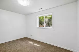 2112 N Sunset Dr, Layton, UT 84040 - Photo 17