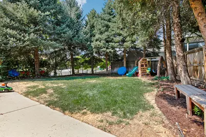 2112 N Sunset Dr, Layton, UT 84040 - Photo 27