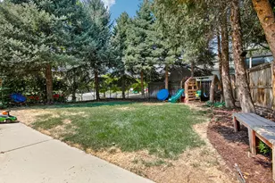 2112 N Sunset Dr, Layton, UT 84040 - Photo 27