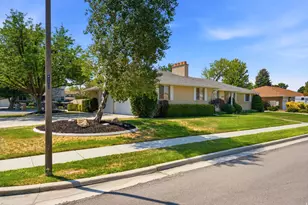 1852 E Wild Willow Ln, Sandy, UT 84093 - Photo 5