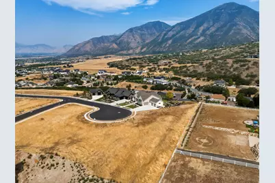 554 N Mountain Veiw Dr #16, Elk Ridge, UT 84651 - Photo 3