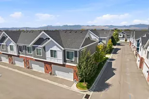 9283 S Bennington Ct, Sandy, UT 84094 - Photo 35