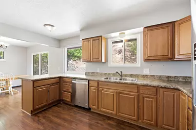 5625 S Crestwood Dr E, South Ogden, UT 84405 - Photo 11