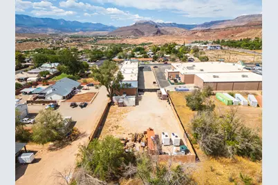 195 W 500 N #6,7 WH, La Verkin, UT 84745 - Photo 27