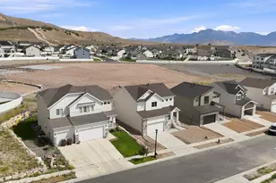 3375 E Baywater Dr, Eagle Mountain, UT 84005 - Photo 31