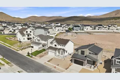 3375 E Baywater Dr #516, Eagle Mountain, UT 84005 - Photo 37