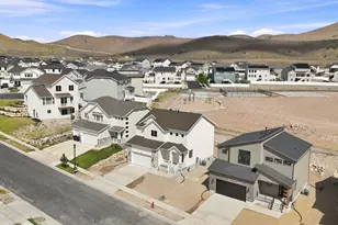 3375 E Baywater Dr, Eagle Mountain, UT 84005 - Photo 37