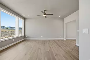 3375 E Baywater Dr, Eagle Mountain, UT 84005 - Photo 13