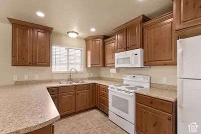 385 E 2280 N #D, North Logan, UT 84341 - Photo 7