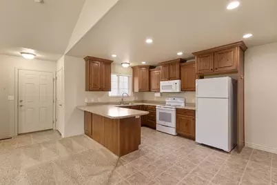 385 E 2280 N #D, North Logan, UT 84341 - Photo 15