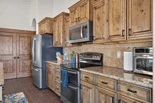 425 E Meadow Lark Ln, Elk Ridge, UT 84651 - Photo 17