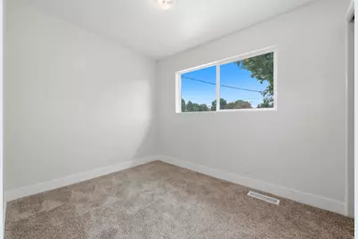 325 W Princeton Dr, Midvale, UT 84047 - Photo 17