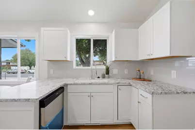 325 W Princeton Dr, Midvale, UT 84047 - Photo 9