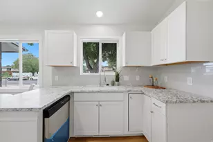 325 W Princeton Dr, Midvale, UT 84047 - Photo 9