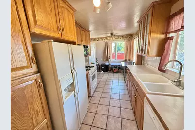 551 Sunset Ave, Tooele, UT 84074 - Photo 5
