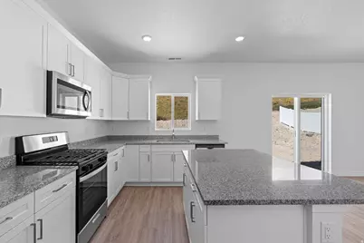 7192 Oquirrh Ranch Pkwy, Eagle Mountain, UT 84005 - Photo 11