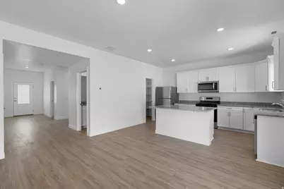 7192 Oquirrh Ranch Pkwy, Eagle Mountain, UT 84005 - Photo 9