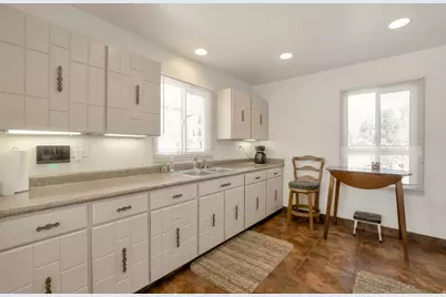 7391 S Elm St, Midvale, UT 84047 - Photo 9