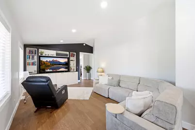 4612 S 600 E, Murray, UT 84107 - Photo 9