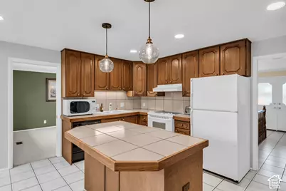 2329 E Sublette Pl, Sandy, UT 84093 - Photo 21