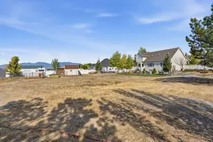 395 Premier Ln, Grantsville, UT 84029 - Photo 3