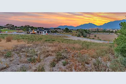 1096 W Kings Landing Ct #2, South Jordan, UT 84095 - Photo 3