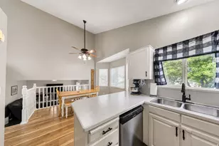 5503 S 3375 W, Roy, UT 84067 - Photo 9