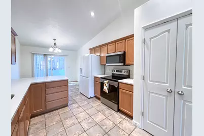 527 W 1450 N, Orem, UT 84057 - Photo 3