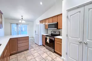 527 W 1450 N, Orem, UT 84057 - Photo 3
