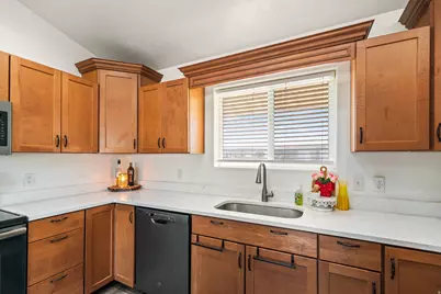180 N Sage Ln, Loa, UT 84747 - Photo 15