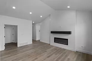 195 E 690 N, Providence, UT 84332 - Photo 9