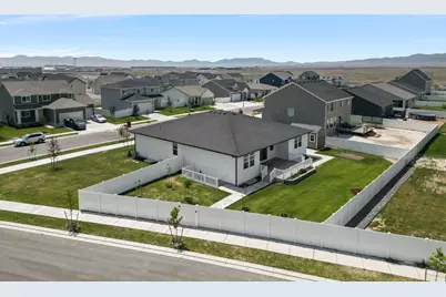 1611 E Cottontail Dr, Eagle Mountain, UT 84005 - Photo 45