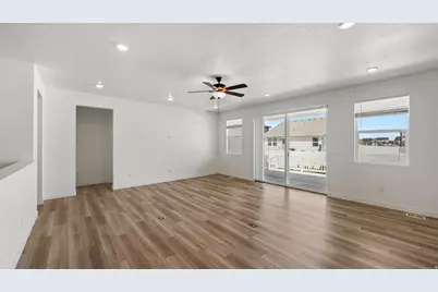 1611 E Cottontail Dr, Eagle Mountain, UT 84005 - Photo 17