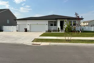 1611 E Cottontail Dr, Eagle Mountain, UT 84005 - Photo 1