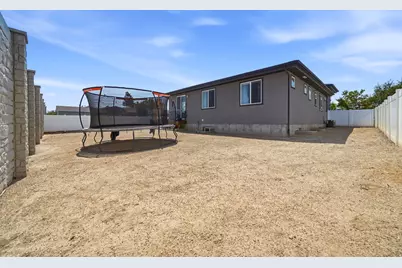 8391 S Meadowlark Ln, West Jordan, UT 84088 - Photo 33