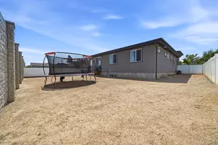 8391 S Meadowlark Ln, West Jordan, UT 84088 - Photo 33