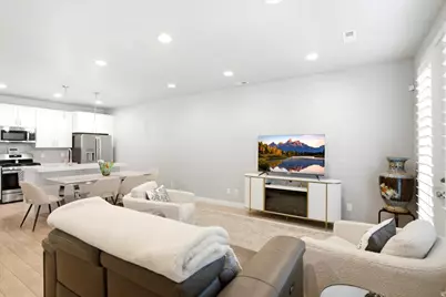 11123 S Kestrel Rise Rd, South Jordan, UT 84009 - Photo 11