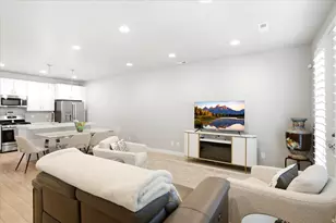 11123 S Kestrel Rise Rd, South Jordan, UT 84009 - Photo 11