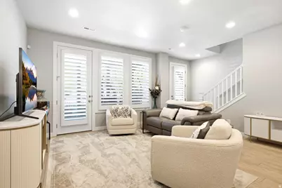 11123 S Kestrel Rise Rd, South Jordan, UT 84009 - Photo 9