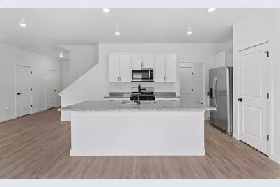 7136 Oquirrh Ranch Pkwy N, Eagle Mountain, UT 84005 - Photo 3