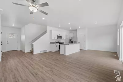 7136 Oquirrh Ranch Pkwy N, Eagle Mountain, UT 84005 - Photo 7