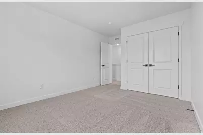 7136 Oquirrh Ranch Pkwy N, Eagle Mountain, UT 84005 - Photo 15