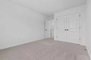 7136 Oquirrh Ranch Pkwy N, Eagle Mountain, UT 84005 - Photo 15