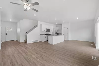 7136 Oquirrh Ranch Pkwy N, Eagle Mountain, UT 84005 - Photo 7
