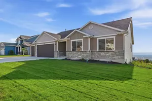 437 N 800 E, Hyde Park, UT 84318 - Photo 3