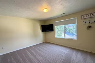 1872 S 575 E, Clearfield, UT 84015 - Photo 27